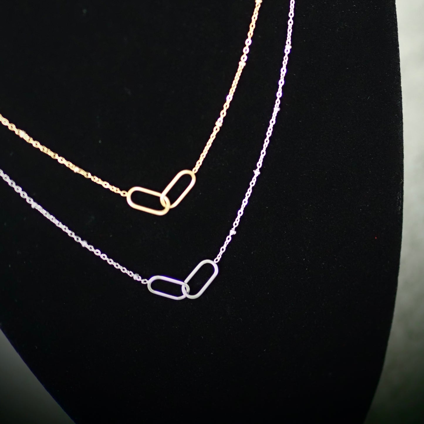LOOP NECKLACE