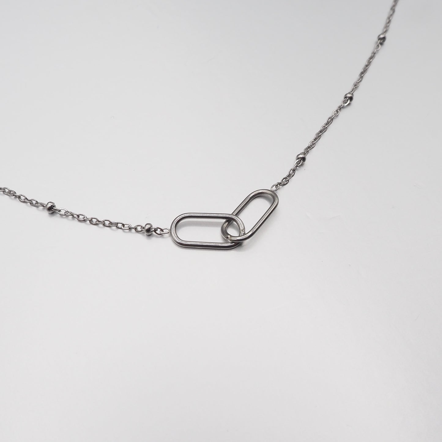 LOOP NECKLACE