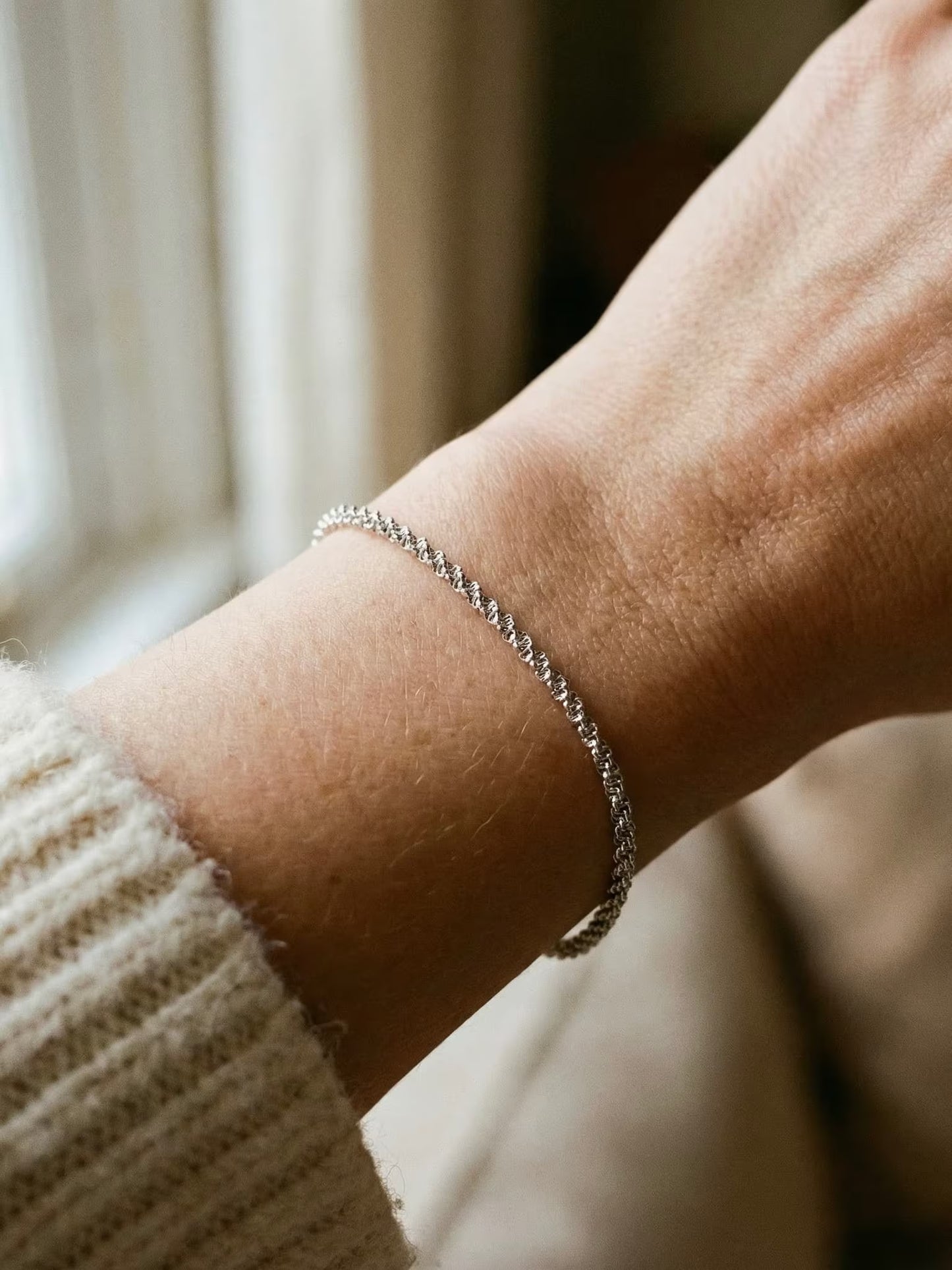 TWIST BRACELET