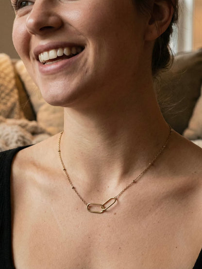 LOOP NECKLACE