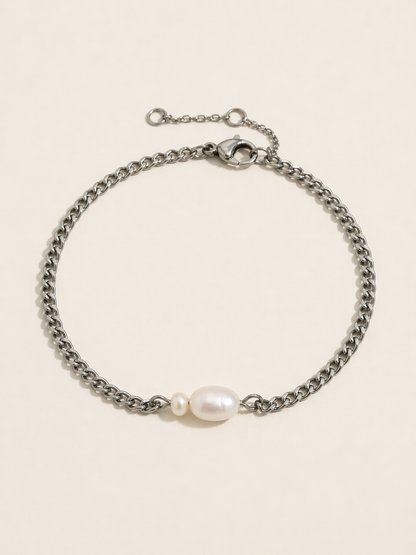 DAINTY PEARL BRACELET