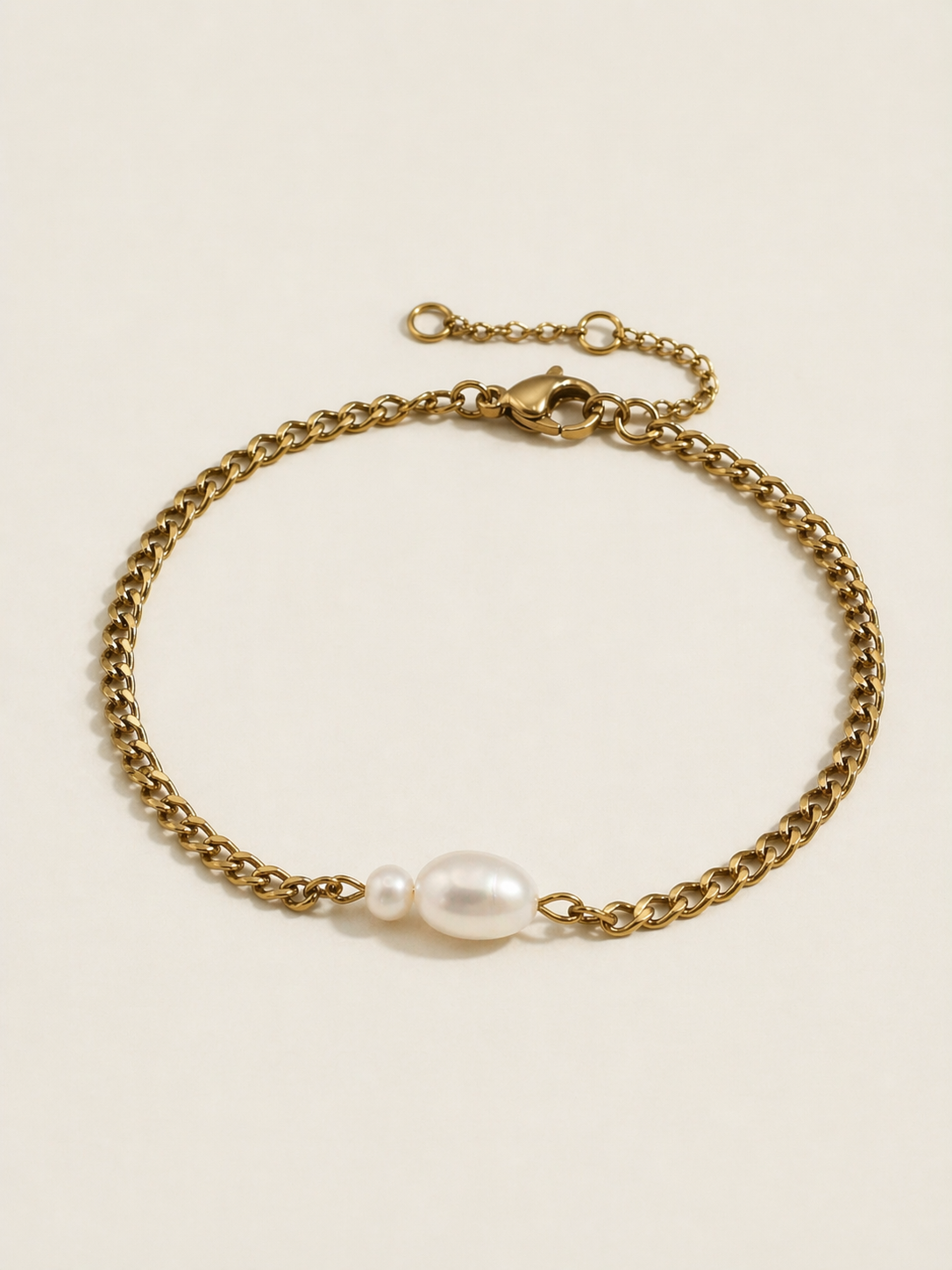 DAINTY PEARL BRACELET