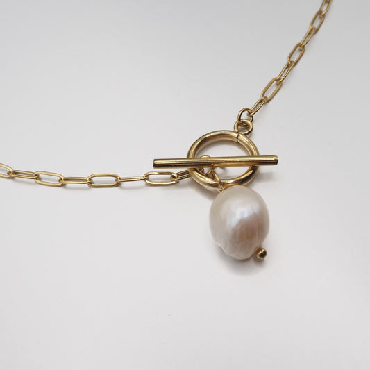 BAROQUE PEARL NECKLACE
