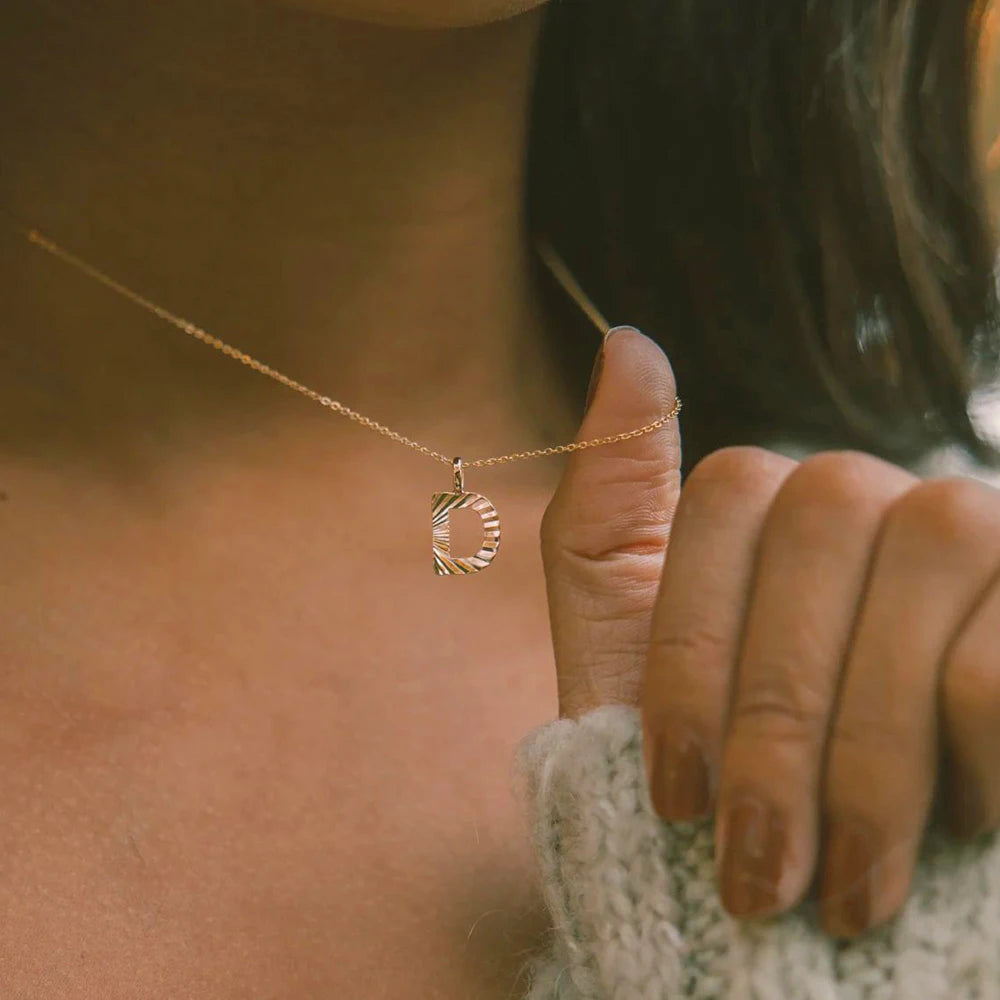 Buchstaben Halskette Damen glänzender Anhänger