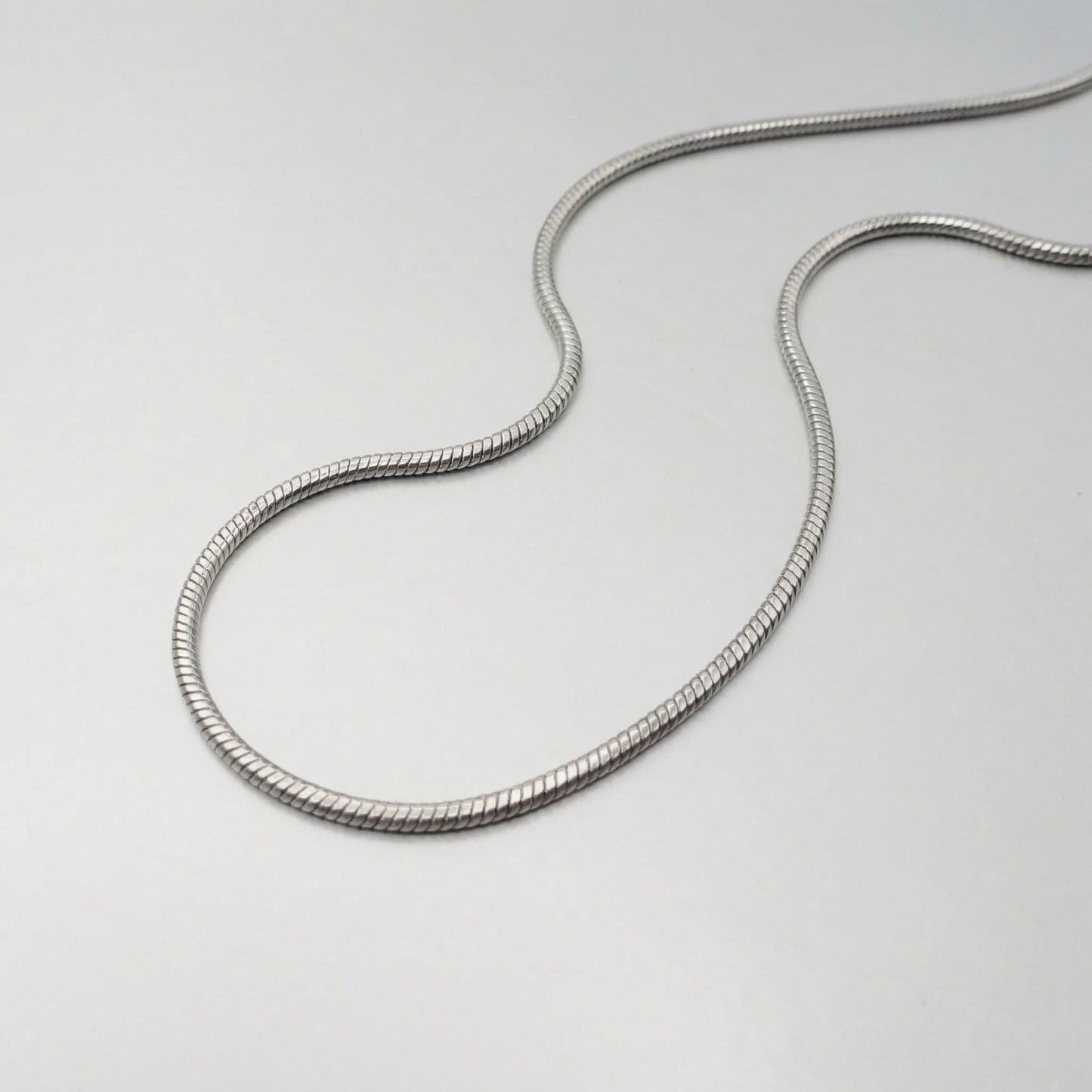 SNAKE NECKLACE
