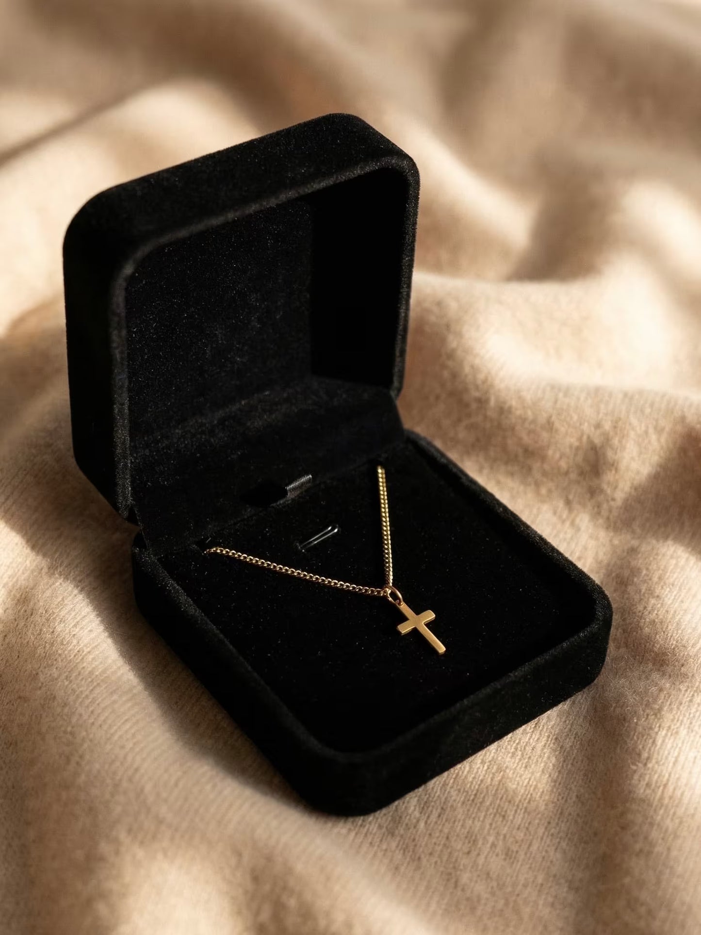 CROSS NECKLACE