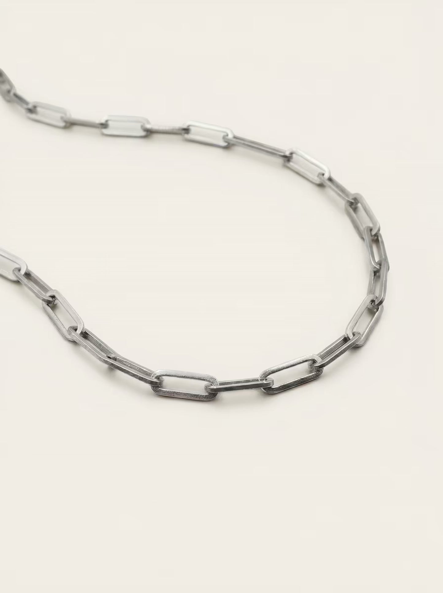BRACKET NECKLACE