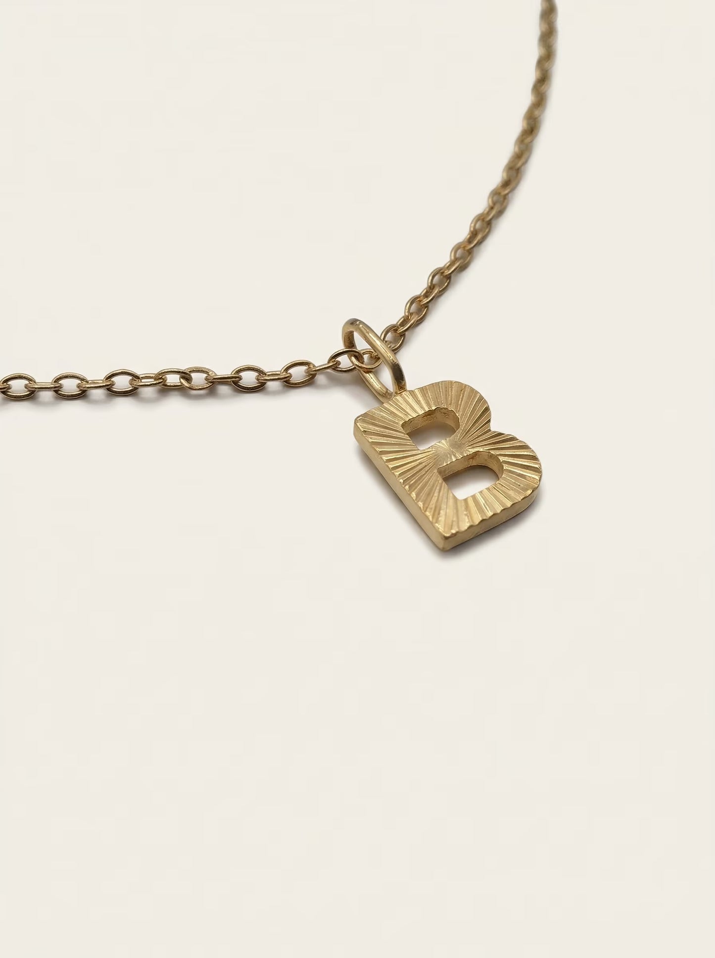 LAPARELLA LETTER NECKLACE