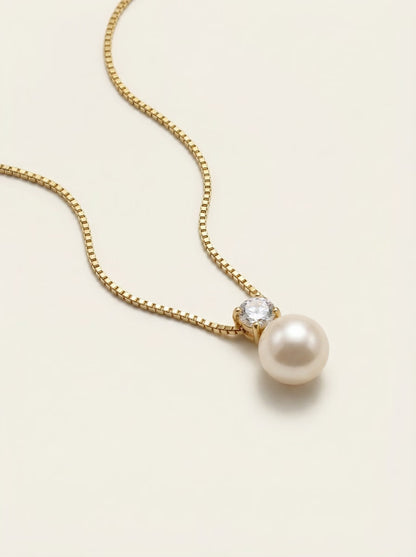 DAINTY PEARL NECKLACE