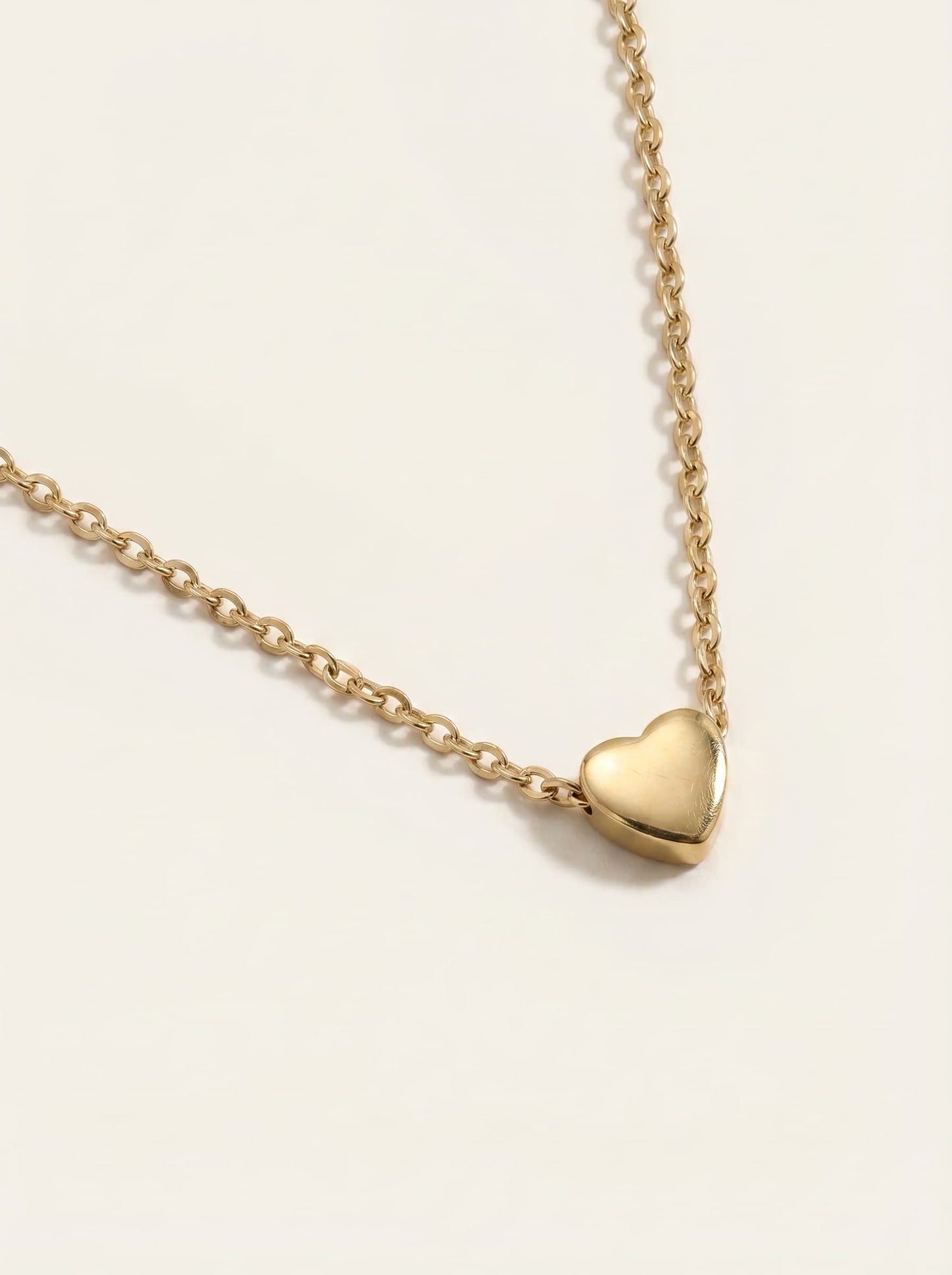 LOVELY NECKLACE