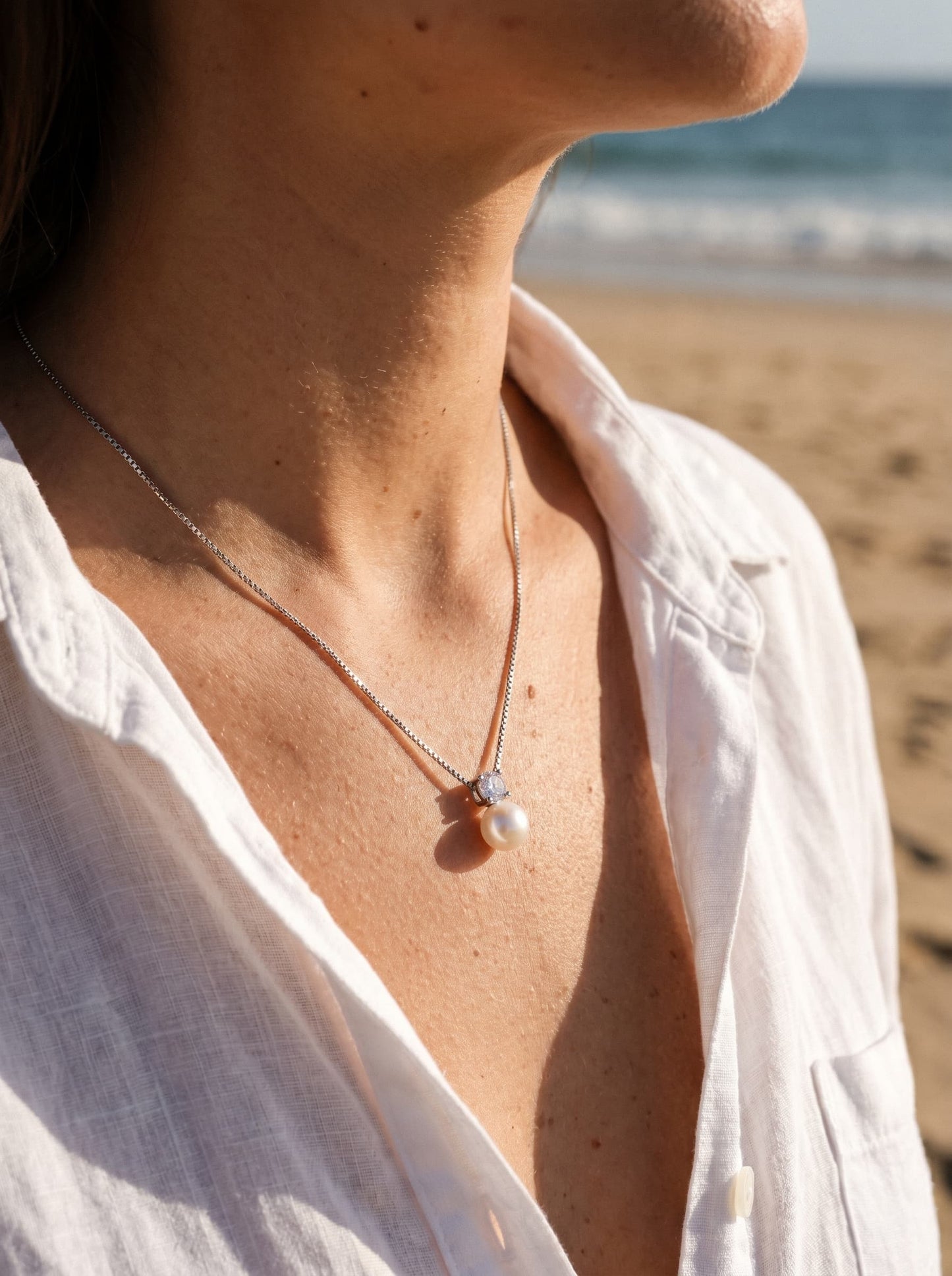 DAINTY PEARL NECKLACE
