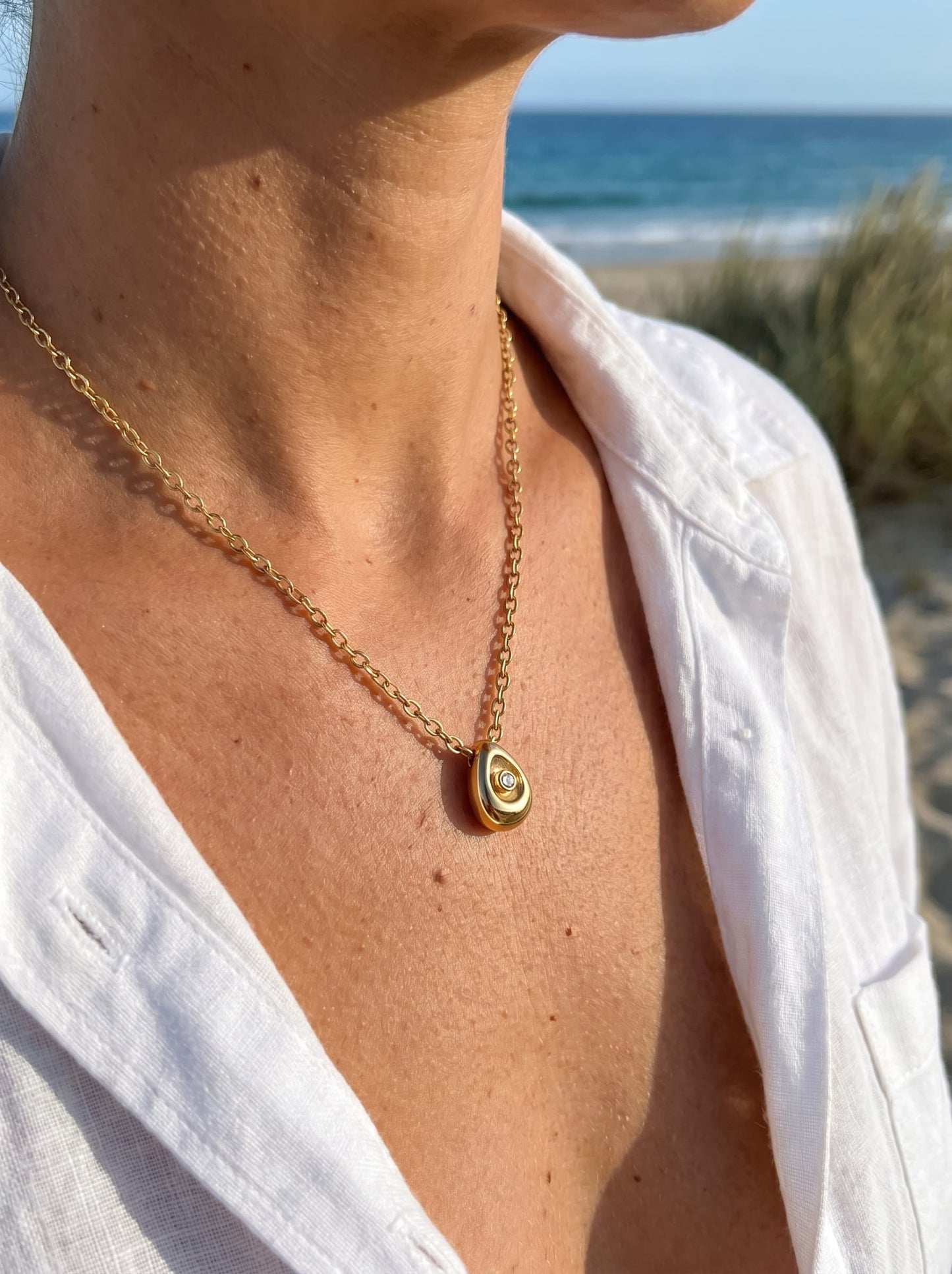 SOLITAIRE NECKLACE