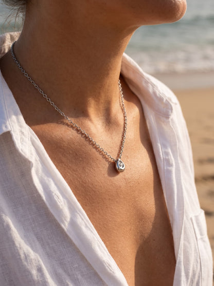 SOLITAIRE NECKLACE