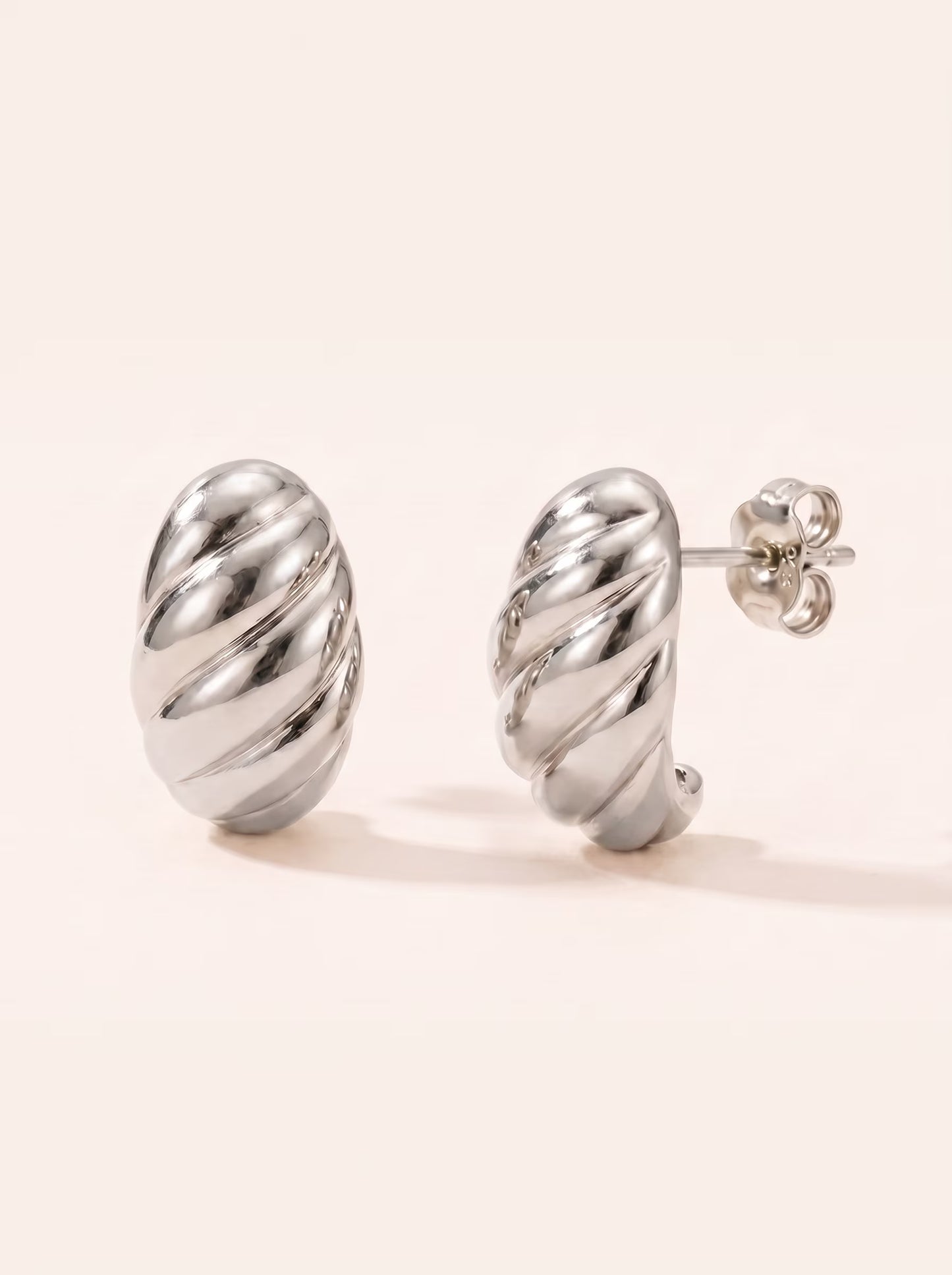SHELL EARRING