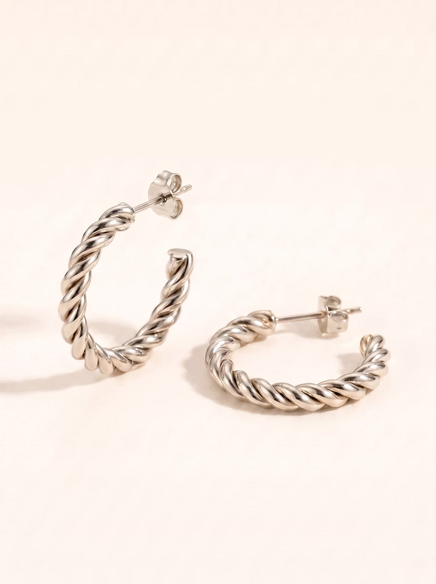 TWIST EARRING