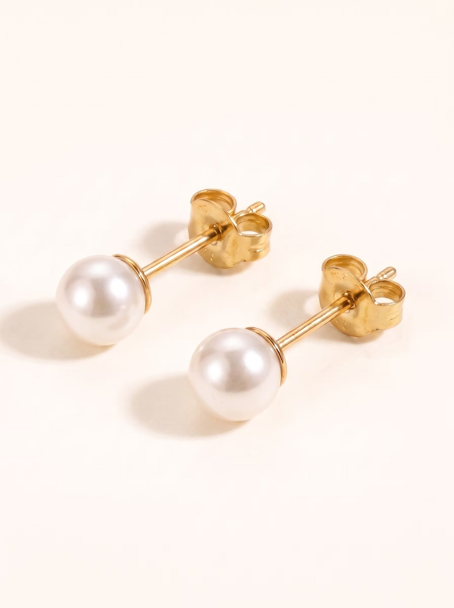 LUNA PEARL EARRING